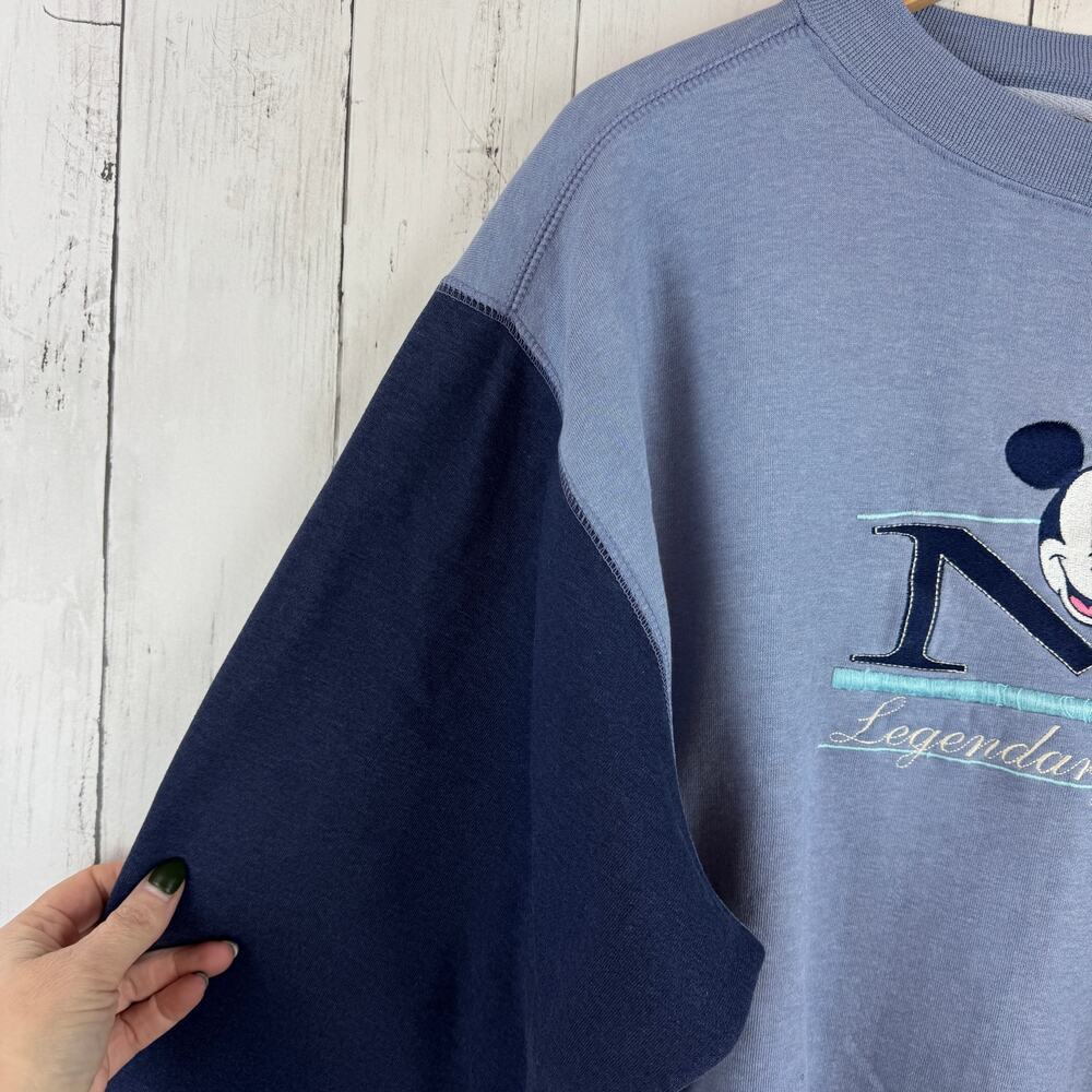 VTG Mickey & Co Fleece Legendary Series Embroidered Sweatshirt Size XL Disney - Picture 3 of 14